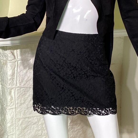 Aritzia Talula Etta Lace Mini Skirt - Picture 3 of 12